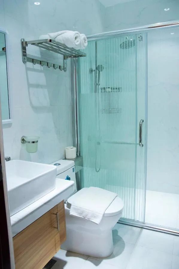 Elti Suites By Bluebookers Angeles 4*,